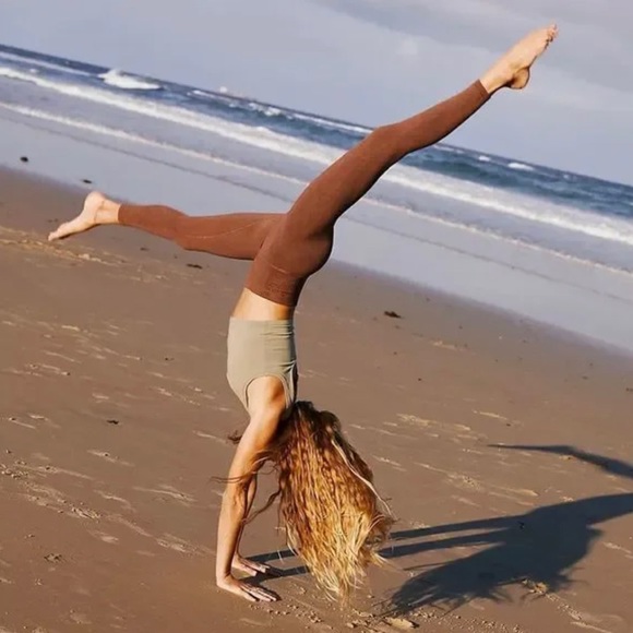 NEW Free People Good Karma Leggings + Happiness Runs Crop Top Set - Picture 14 of 17